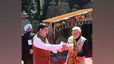 Uttarakhand CM Dhami Performs Puja with PM Modi at Jageshwar Dham in Almora (Watch Video)