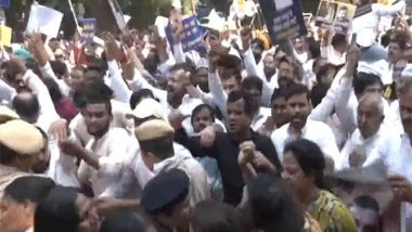 India News | Delhi Police Detains AAP Workers Protesting Against Arrest of Sanjay Singh by ED