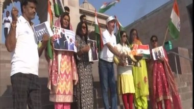 India News | People Perform Ganga Aarti in Varanasi in Support of Israel in Its Fight Against Hamas