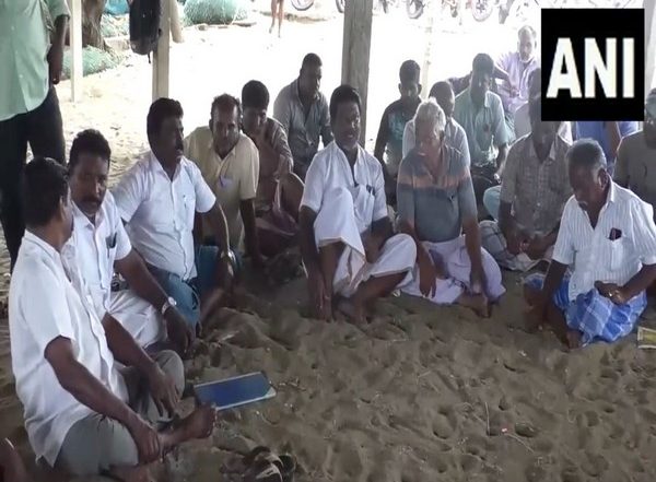 India News | Rameshwaram Fishermen Launch Indefinite Strike Demanding Release of 27 Fishers Detained in Sri Lanka