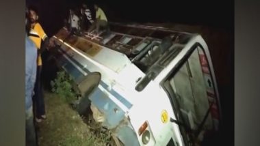 Gujarat Road Accident: 40 Injured After State Transport Bus Travelling to Junagadh Overturns in Lakhtar Taluka (Watch Video)