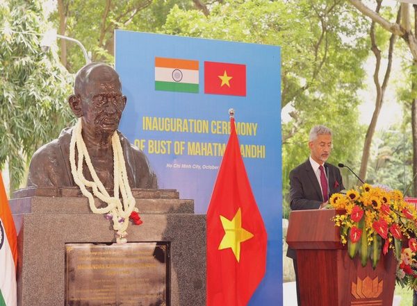 World News | EAM Jaishankar Unveils Bust of Mahatma Gandhi in Vietnam