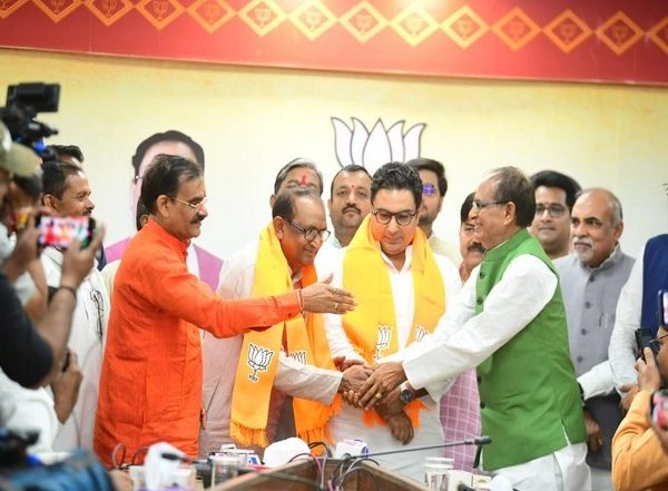 Madhya Pradesh Assembly Elections 2023: Congress Leader Siddharth Tiwari, Former MLA Phunder Chaudhary Join BJP Ahead of Polls