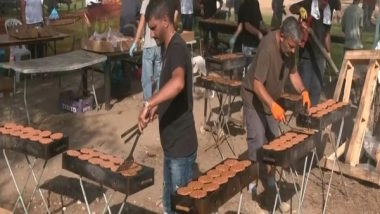 World News | Volunteers Serve Soldiers Through Open Kitchens, Salons in War Zone Near Gaza Border