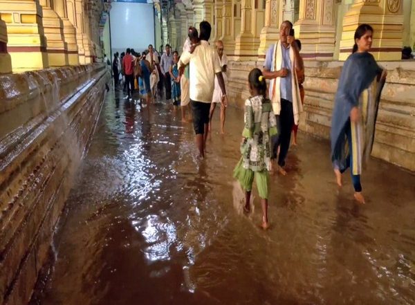 India News | Tamil Nadu: Rainwater Enters Ramanathaswamy Temple in Rameswaram