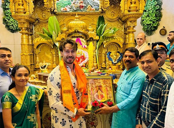 Entertainment News | Tiger Shroff Seeks Blessings at Siddhivinayak Temple