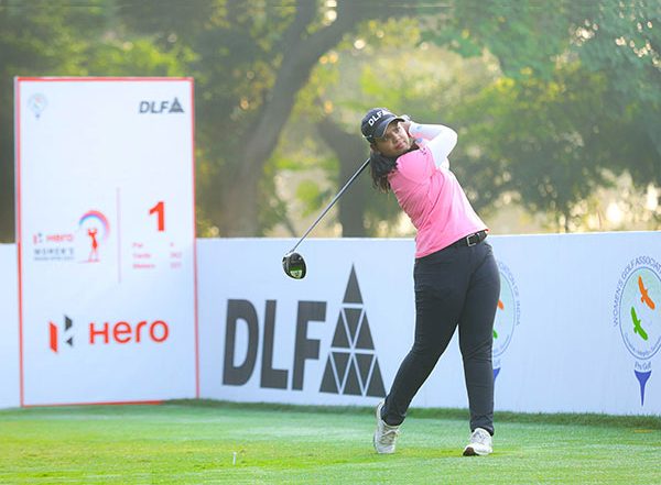 Sports News | Women's Indian Open: Vani, Diksha Chase German Aline Krauter; 10 Indians Make Cut