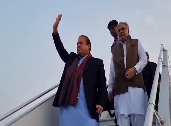 World News | Pakistan: Nawaz Sharif Reaches Lahore, Set to Address Minar-i-Pakistan Rally