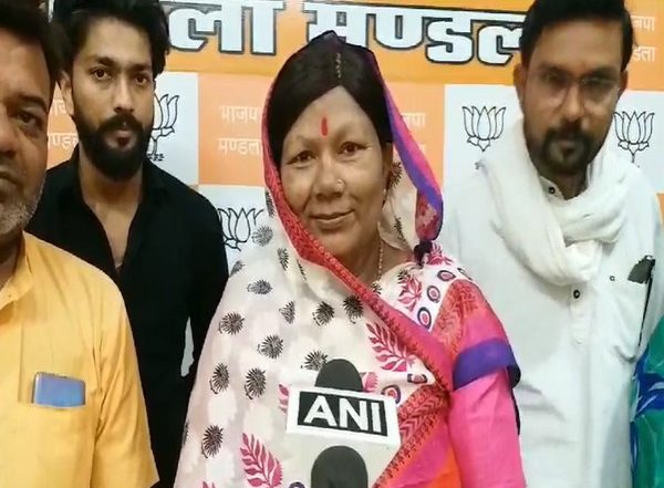 India News | MP Assembly Polls: BJP Fields Woman Candidate Sampatia Uike in Place of Sitting MLA Devsingh Saiyam from Mandla