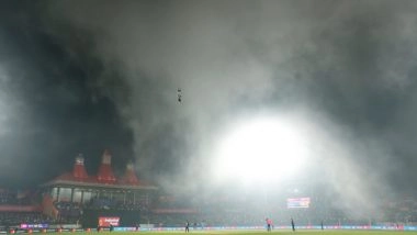 Sports News | ICC CWC 2023: Fog Interrupts IND-NZ Clash, Play Resumes After Around 10 Mins of Game Time Loss