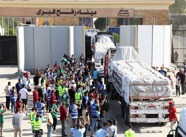 World News | As Israel's War with Hamas Rages, Nearly 14 Aid Trucks Enter Gaza Strip Through Rafah Crossing