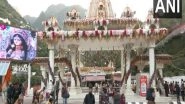 India News | J-K: Devotees Throng Shri Vaishno Devi Temple in Katra on Last Day of Navratri