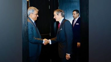 World News | MEA Secy Kumar Meets IAEA Director General Rafael Grossi, Discusses Peaceful Use of Nuclear Science, Tech