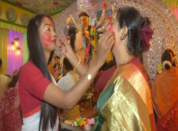 India News | Vijayadashami: Transgenders, Widows in West Bengal's Siliguri Perform Sindoor Khela