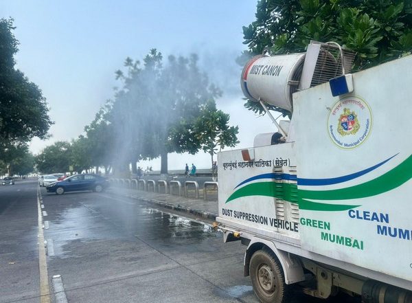 Mumbai Air Pollution: BMC Deploys Anti-Smog Gun at Marine Drive to Control Dust (Watch Video)
