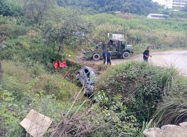 India News | Assam Rifles Recovers Vehicle Involved in Accident in Manipur