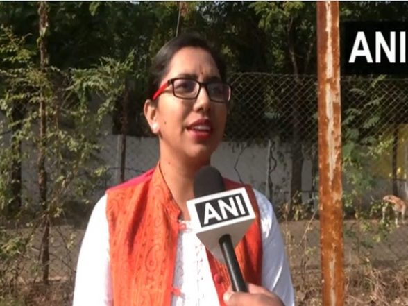 India News | MP: Former Dy Collector Nisha Bangre Meets MP Congress Chief Kamal Nath in Chhindwara - Vimarsana News