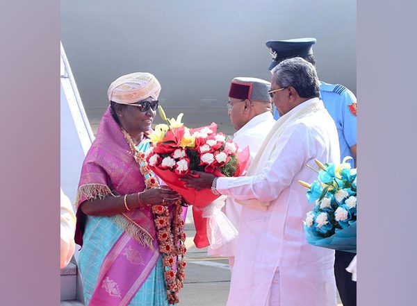 India News | President Murmu Arrives in Bengaluru, Received by Governor Thaawarchand Gehlot, CM Siddaramaiah