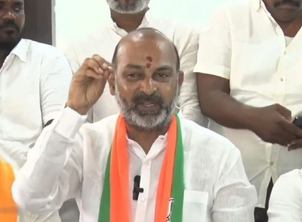 India News | Telangana: BJP to Complain to EC Against BRS Legislator KP Vivekanand for Attacking Its Candidate