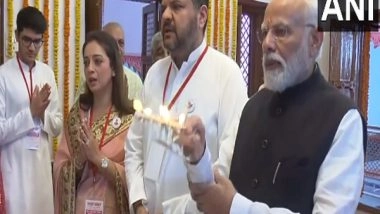 India News | MP: PM Modi Arrives in Chitrakoot, Offers Prayers at Raghuveer Mandir