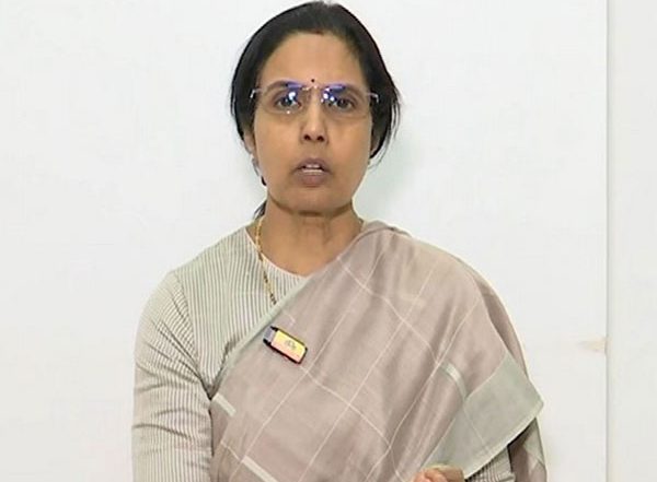 India News | Nijam Gelavali Campaign: TDP Chief's Wife Bhuvaneswari Continues to Meet Grieving Families of Party Supporters