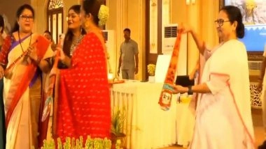 India News | CM Mamata Banerjee Breaks into Dance at Durga Puja Carnival