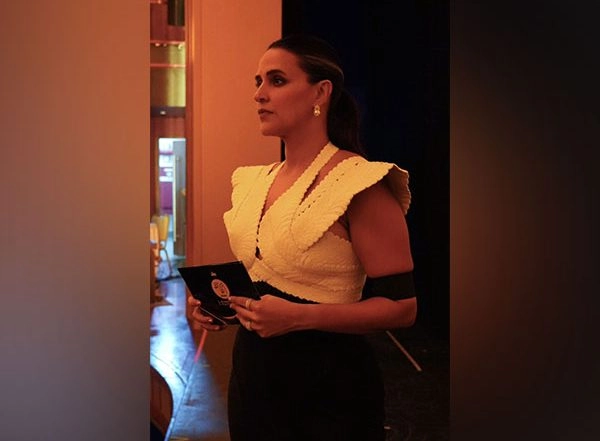 Neha Dhupia Wears Black Armband as Mark of Respect to Father-in-law Bishan Singh Bedi