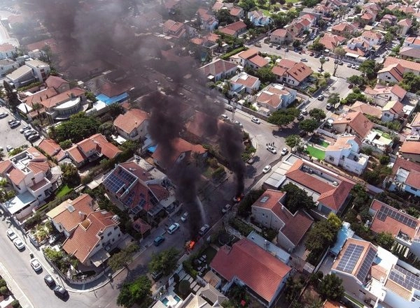 World News | Hamas' Terrorist Headquarters Under Shifa Hospital Draining Basic Necessities Like Fuel, Oxygen, Water from Gazans: IDF