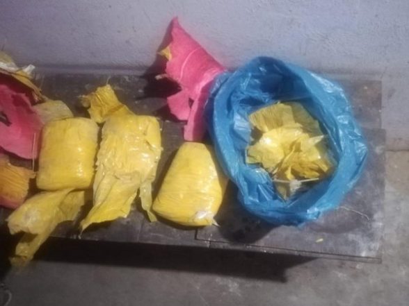 India News | Punjab Police, BSF Recover 4 Packets of Contraband Items in Tarn Taran - Vimarsana News