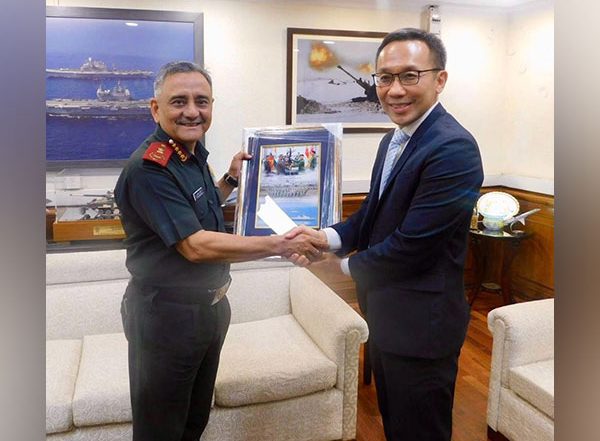 World News | CDS Chauhan, Singapore's Permanent Secy Reaffirm Bilateral Defence Ties