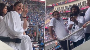Video of Arijit Singh Requesting Anushka Sharma for a Pic During India vs Pakistan World Cup 2023 Match Goes Viral – WATCH