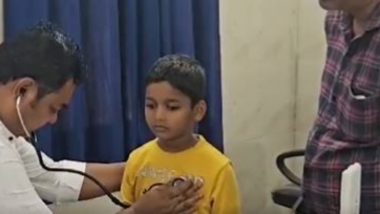 Congress MLA Turns Doctor in Odisha: CS Raazen Ekka Treats Patients in Doctors' Absence in Rajgangpur (Watch Video)