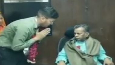 Delhi IAS Officer Under Scrutiny After Video of Him Welcoming Priest With Folded Hands and Offering His Chair Goes Viral
