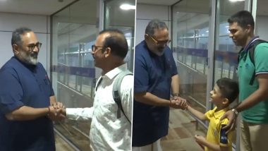 Operation Ajay: First Flight Carrying 212 Indian Nationals From Israel Lands at Delhi Airport, Union Minister Rajiv Chandrashekhar Welcomes Evacuees (Watch Videos)