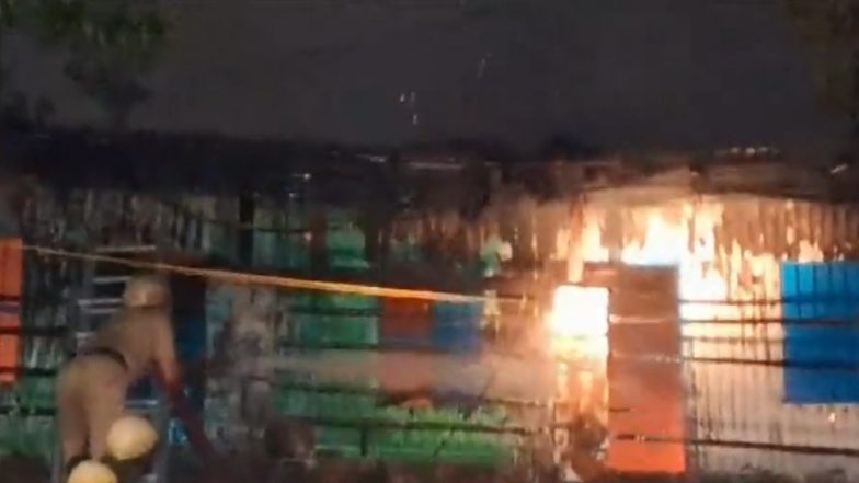 Kolkata Fire: Blaze Erupts At Residential Building in Ultadanga, Fire Tenders Rushed to Spot (Watch Video)