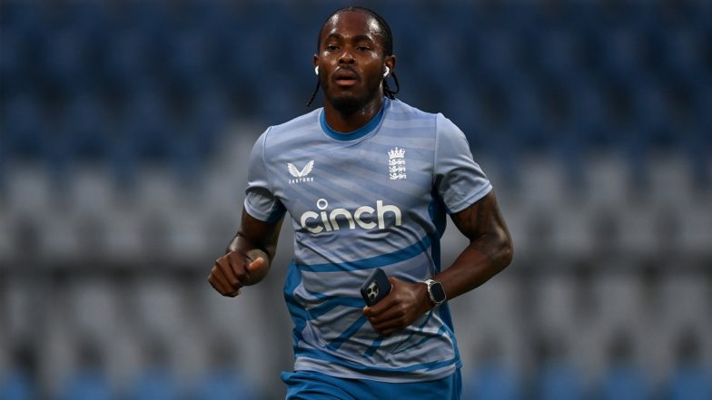 Jofra Archer To Play for RCB in IPL 2024? England Pacer Spotted Bowling for Karnataka At The KSCA Ground in Alur (Watch Video)