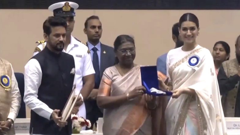 69th National Film Awards: Kriti Sanon Receives Best Actress Honour for Mimi (Watch Video)