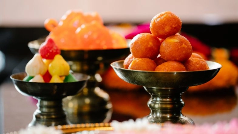 Navratri 2023 Bhog Recipes: From Sabudana Khichdi to Khatta Meetha Poha, 5 Dishes To Offer Maa Durga During the Auspicious Festival