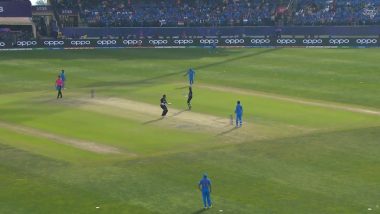 Spirit of Cricket! New Zealand’s Rachin Ravindra and Daryl Mitchell Refuse to Take Run Off Suryakumar Yadav’s Overthrow During IND vs NZ CWC 2023 Match
