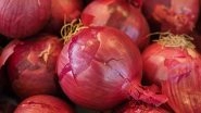 Onion Prices Increased in Delhi: Onion Prices Soar in National Capital; Traders Blame It on Supply Shortage (Watch Video)