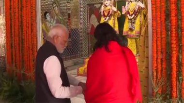 PM Narendra Modi in Madhya Pradesh: Prime Minister Offers Prayers at Kanch Mandir in Chitrakoot (Watch Video)