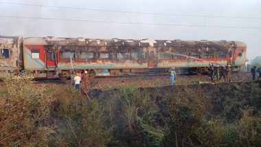 Patalkot Express Fire: Blaze Erupts in Coaches of Patalkot Express in Agra, No Casualty Reported (See Pic and Video)