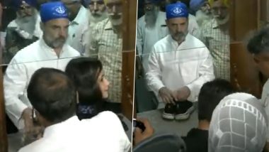 Rahul Gandhi Sewa Video: Congress Leader Offers 'Sewa', Collects Shoes From Pilgrims at Golden Temple in Amritsar; Heartwarming Clip Surfaces