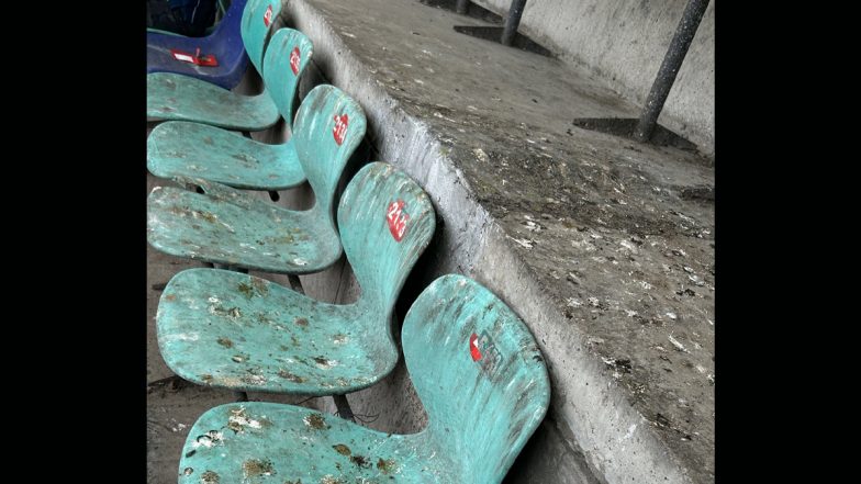 Spectator Reveals Poor Condition of Seats in Hyderabad's Rajiv Gandhi International Stadium Ahead of ICC Cricket World Cup 2023, Pictures and Video Goes Viral!