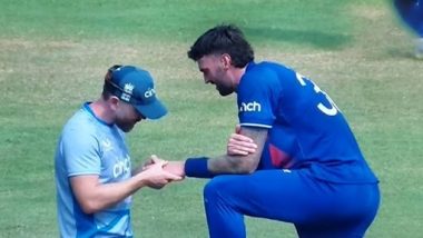 England Fast Bowler Reece Topley Leaves Field With Injured Finger During ENG vs SA ICC Cricket World Cup 2023 Match