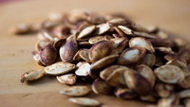 How To Roast Pumpkin Seeds at Home? Watch Easy Recipe Videos To Make the Nutritious Snack