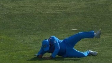 Rohit Sharma Walks Off the Field After Getting Injured While Diving During IND vs NZ ICC Cricket World Cup 2023 Match