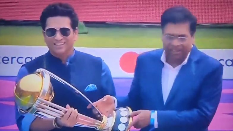 Sachin Tendulkar Carries ICC Cricket World Cup 2023 Trophy Into Narendra Modi Stadium Ahead of IND vs PAK CWC Match (Watch Video)