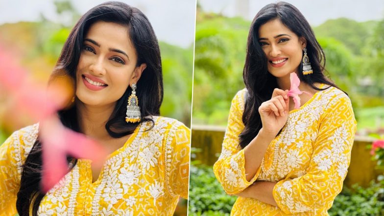 Shweta Tiwari's Yellow Chikankari Kurti is a Perfect Choice For Navratri 2023 Day 5 Look (See Pics)