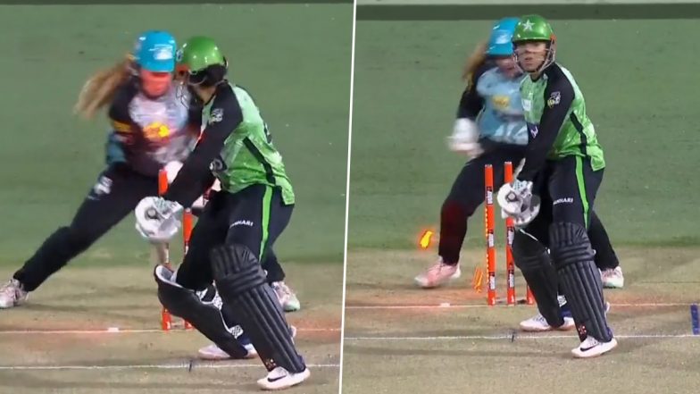 Cleaned Up! Charli Knott Dismisses Sophia Dunkley With Stunning Googly During BRH-W vs MLS-W WBBL 2023 Match (Watch Video)